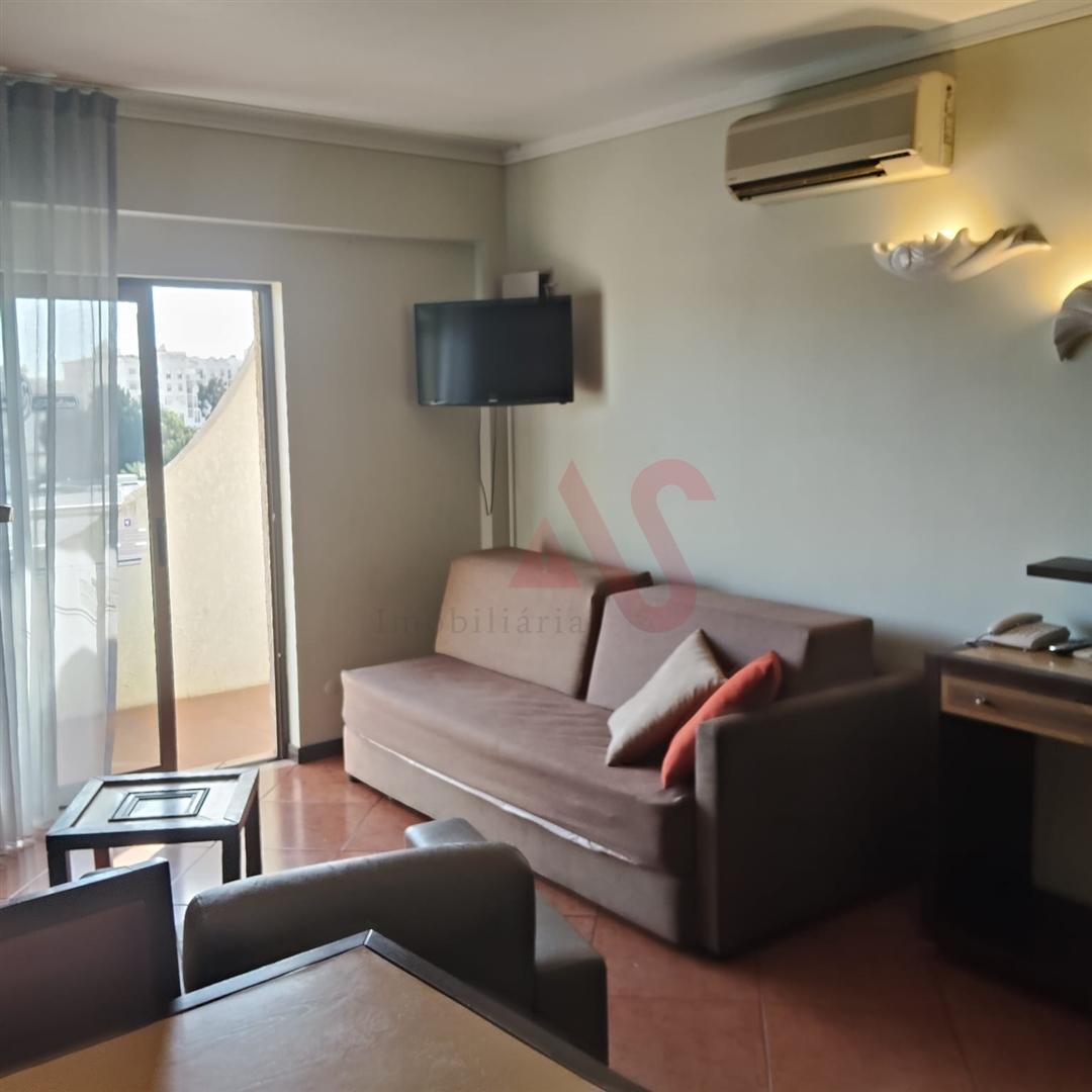 Apartamento T2 em Albufeira Inserido na Urbanização Vale Navio
