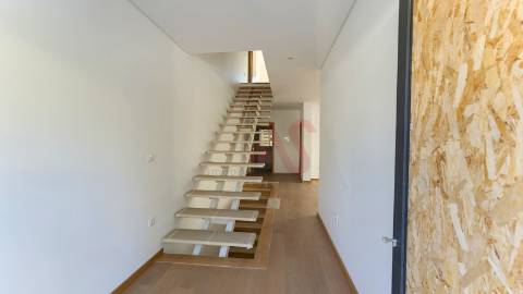 Moradia T3 em Banda — Construção Nova em Lobão, Santa Maria da Feira