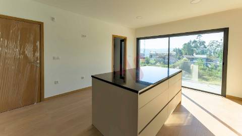 Moradia T3 em Banda — Construção Nova em Lobão, Santa Maria da Feira