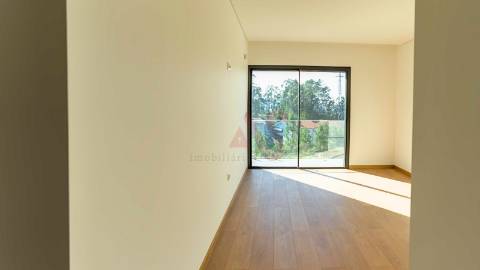 Moradia T3 em Banda — Construção Nova em Lobão, Santa Maria da Feira