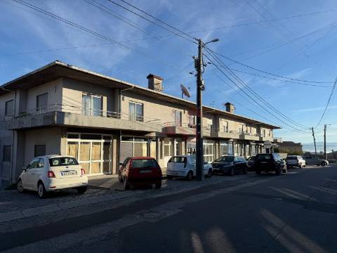 Apartamento T3, com 1 Suite , Garagem, Lavandaria, Cozinha Mobilada em Construção – Felgueiras