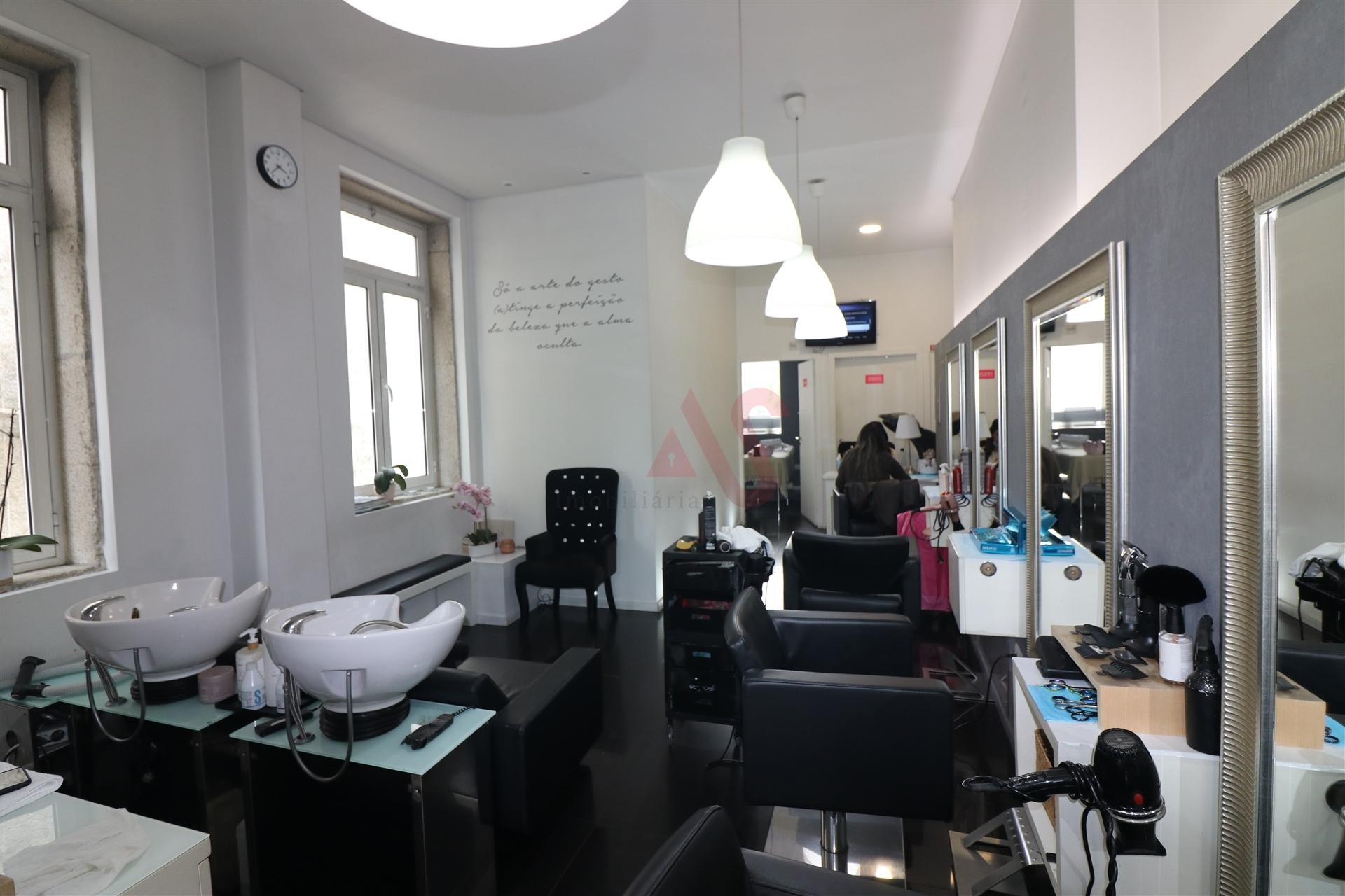 💈 Trespasse de Cabeleireiro Pronto a Operar no Centro de Vizela – Rua Dr. Abílio Torres