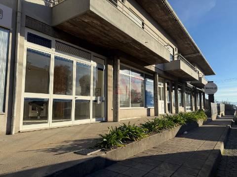 &#127969; Loja no Rés do Chão com Possibilidade de Conversão em T2 ou T3 – Sousa, Felgueiras