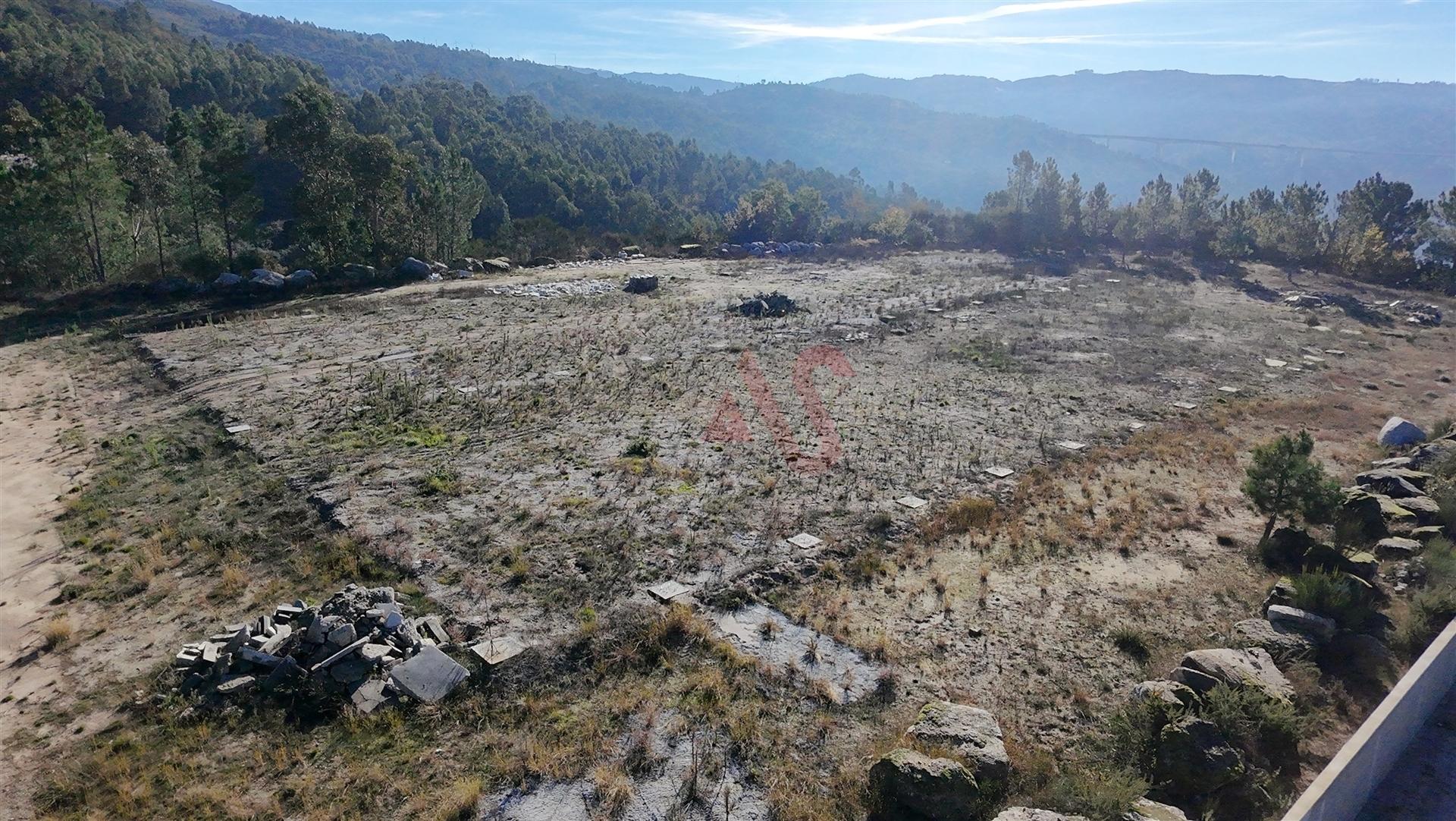 Terreno para construção com 9.638 m2  e a Proposta já aprovada com Alvará | em Aboadela, Amarante