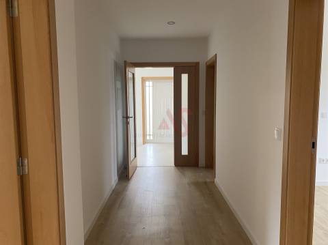 Apartamento T3 para arrendamento em Boim, Lousada
