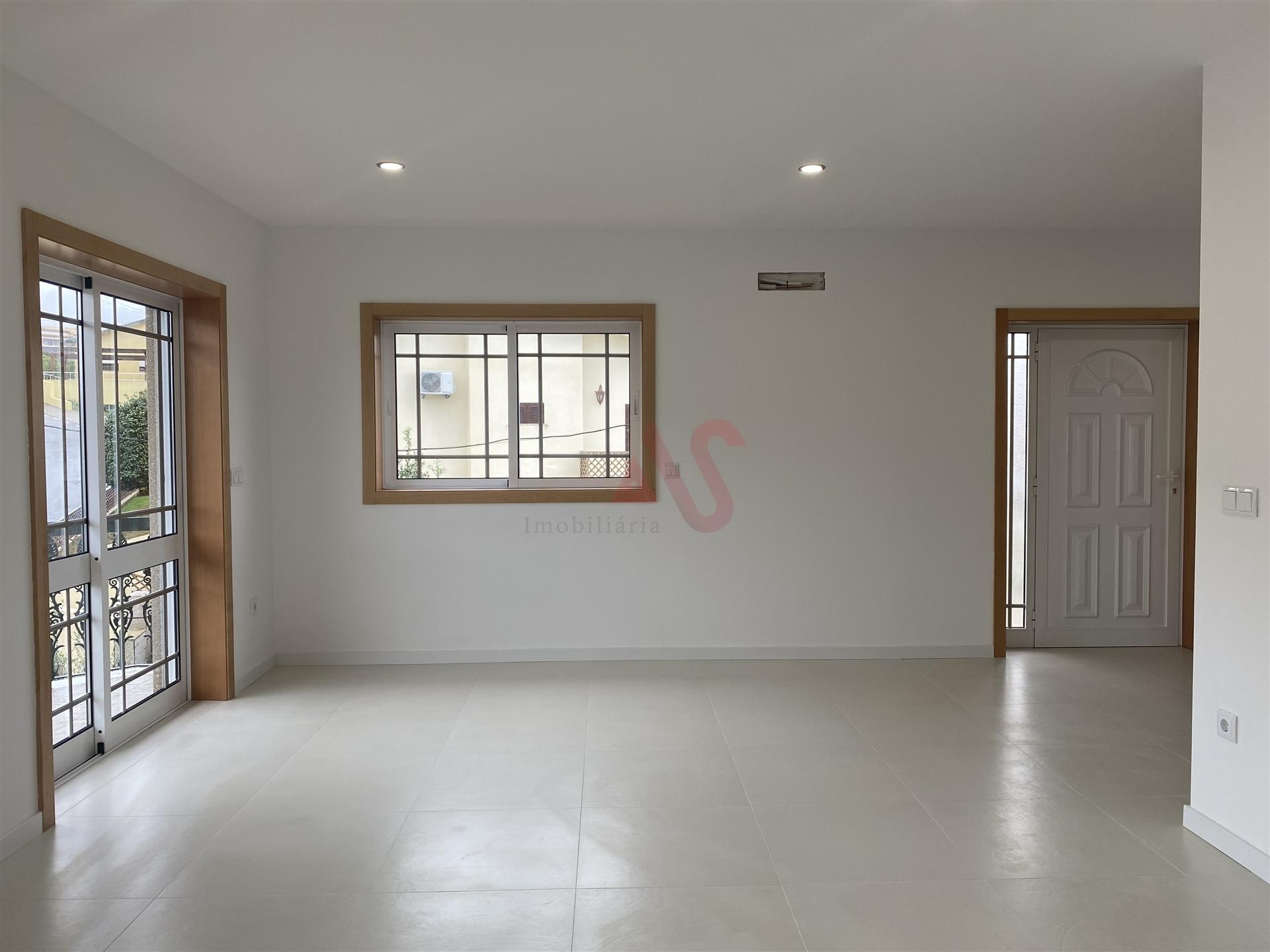 Apartamento T3 para arrendamento em Boim, Lousada