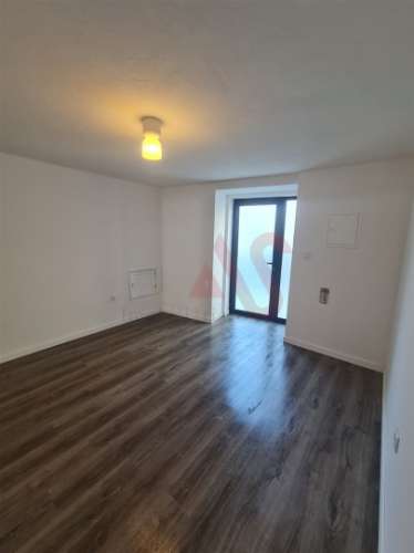 Moradia Bi-Familiar  T2 + T4 Dúplex  Azurara, Vila do Conde