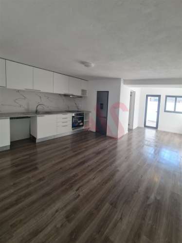 Moradia Bi-Familiar  T2 + T4 Dúplex  Azurara, Vila do Conde