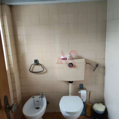 🏢 Loja no Rés do Chão com Possibilidade de Conversão em T2 Duplex – Vila Nova de Famalicão