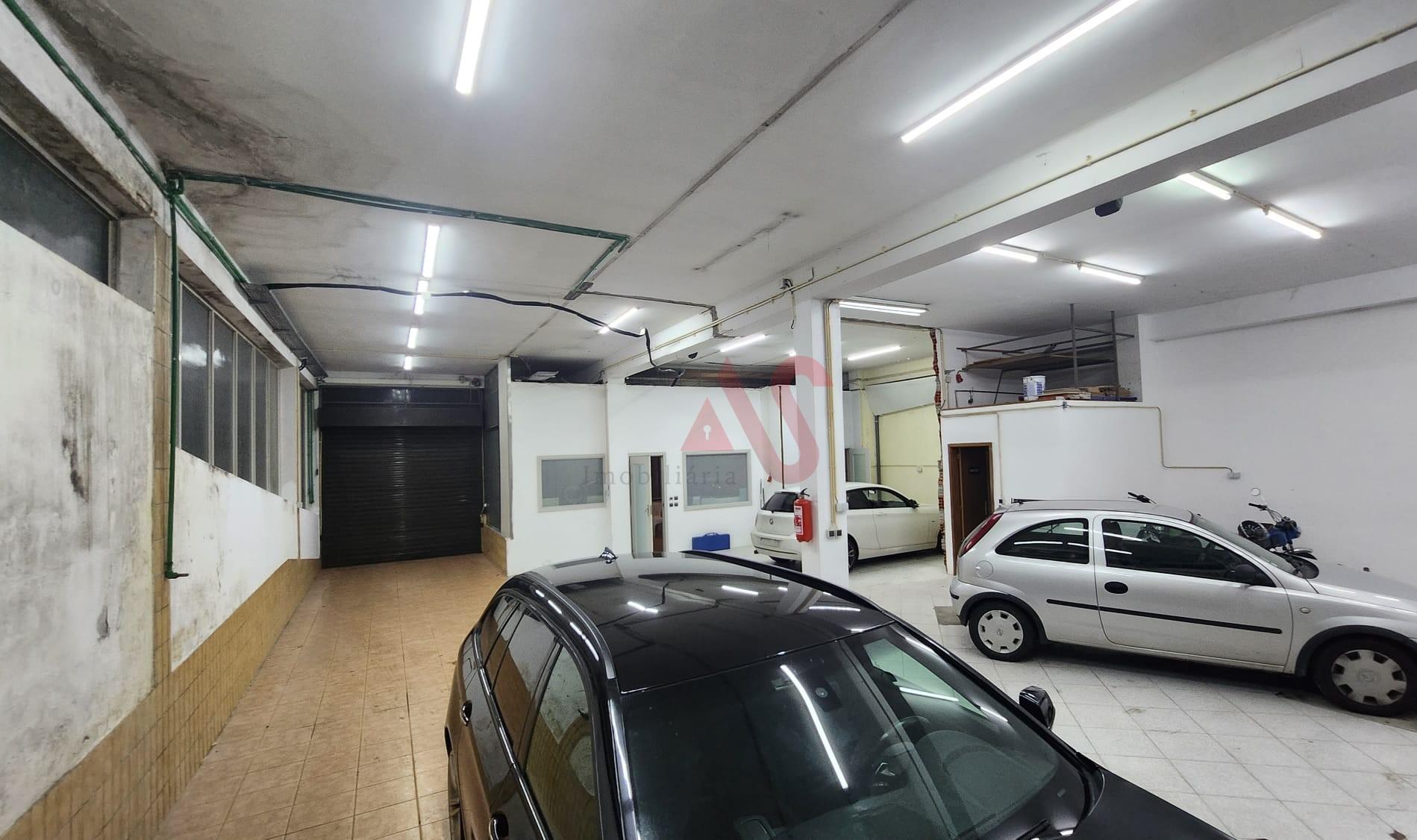 Armazém  Arrendamento em Santo Tirso, Couto (Santa Cristina e São Miguel) e Burgães,Santo Tirso