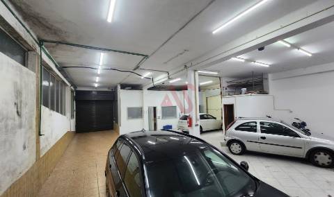 Armazém  Arrendamento em Santo Tirso, Couto (Santa Cristina e São Miguel) e Burgães,Santo Tirso