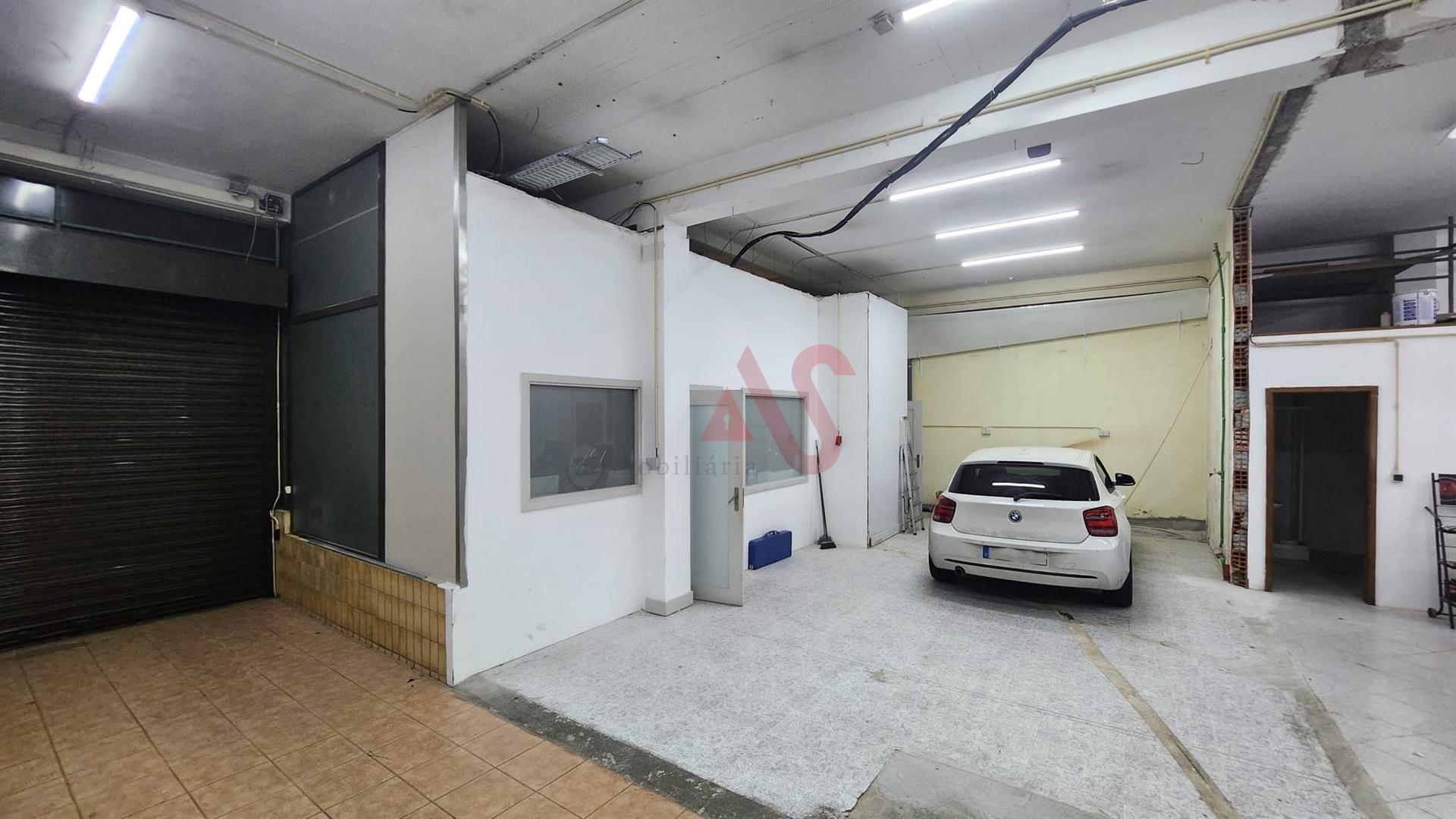 Armazém  Arrendamento em Santo Tirso, Couto (Santa Cristina e São Miguel) e Burgães,Santo Tirso