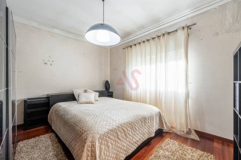 T2 (T3 de origem) Duplex – Centro de Vizela – Terraços Amplos + 2 Garagens