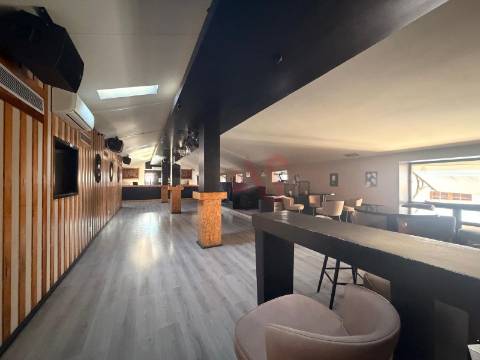 Trespasse – Bar / Espaço Noturno no Centro de Vizela – Em Pleno Funcionamento