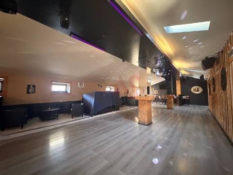 Trespasse – Bar / Espaço Noturno no Centro de Vizela – Em Pleno Funcionamento