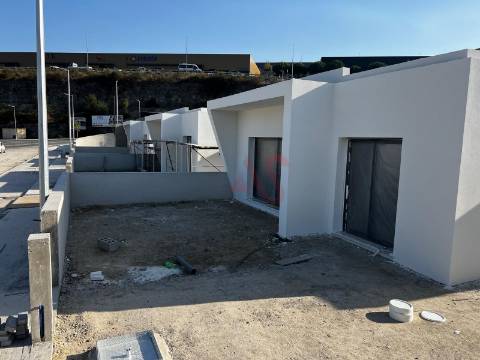 Moradia em Banda T3 de RC em construção em Pias, Lousada