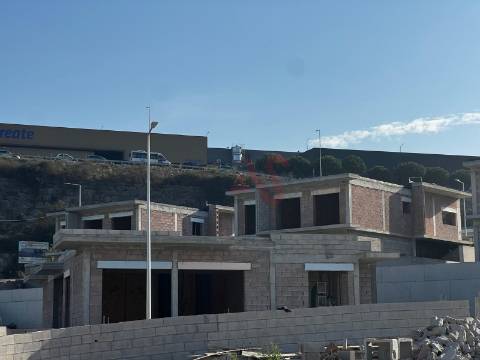 Moradia T3 de RC em construção em Pias, Lousada