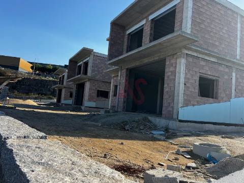 Moradia T3 de RC em construção em Pias, Lousada