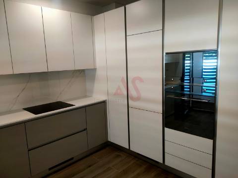 Moradia em banda T2+1, inserida em condomínio fechado em Albufeira