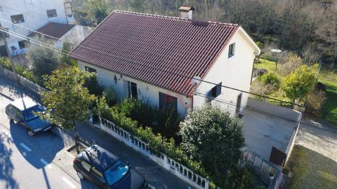 Moradia T4 com Excelente Área, Terreno e Potencial de Rentabilidade – Fafe