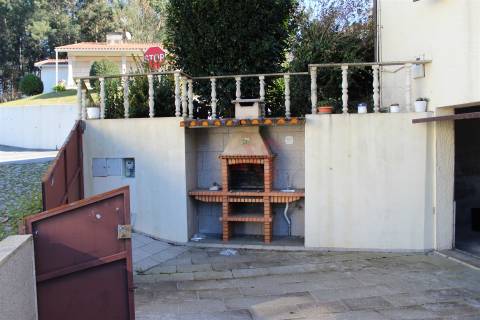 Moradia T4 com Excelente Área, Terreno e Potencial de Rentabilidade – Fafe