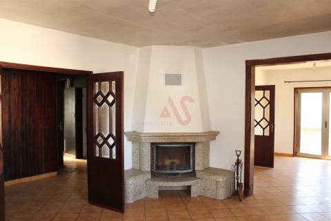 Moradia T4 com Excelente Área, Terreno e Potencial de Rentabilidade – Fafe