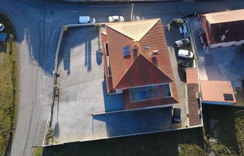 Moradia de Pedra com Armazém, Café e Habitação – Estorãos, Fafe