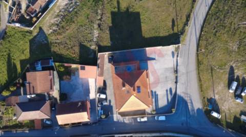 Moradia de Pedra com Armazém, Café e Habitação – Estorãos, Fafe