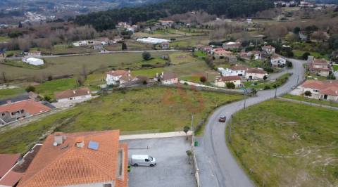 Moradia de Pedra com Armazém, Café e Habitação – Estorãos, Fafe