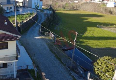 Terreno para Construção e Área Agrícola em Estorãos, Fafe