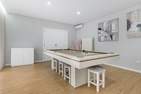 🏡 Moradia T4 + T1 com Jardim, Garagem e Excelente Localização – Sousa, Felgueiras