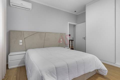 🏡 Moradia T4 + T1 com Jardim, Garagem e Excelente Localização – Sousa, Felgueiras