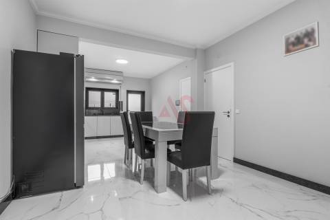 🏡 Moradia T4 + T1 com Jardim, Garagem e Excelente Localização – Sousa, Felgueiras