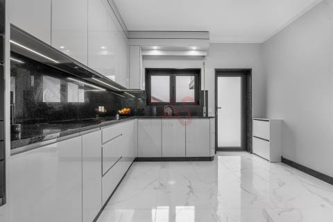 🏡 Moradia T4 + T1 com Jardim, Garagem e Excelente Localização – Sousa, Felgueiras