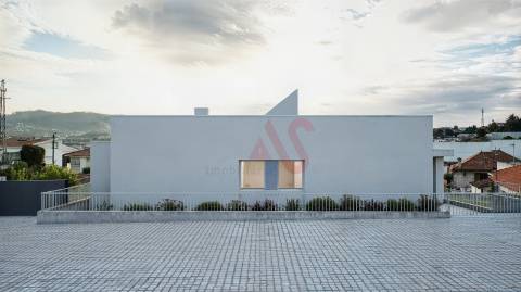 Terreno com Projeto Aprovado para Moradia Térrea T3 – Moreira de Cónegos, Guimarães