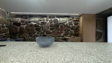 🏡 Moradia T2 em Pedra – Quinchães, Fafe