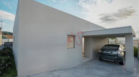 Moradia T3 Térrea com Projeto Aprovado – Moreira de Cónegos, Guimarães