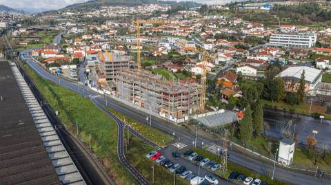 Apartamento T2 no piso 0 com terraço em São Miguel, Vizela