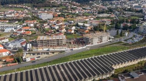 Apartamento T2 no piso 0 com terraço em São Miguel, Vizela