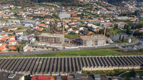 Apartamento T2 no piso 0 com terraço em São Miguel, Vizela