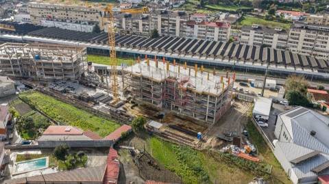 Apartamento T2 no piso 0 com terraço em São Miguel, Vizela