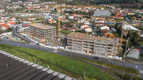 Apartamento T2 no 4.º andar, no centro da cidade de Vizela