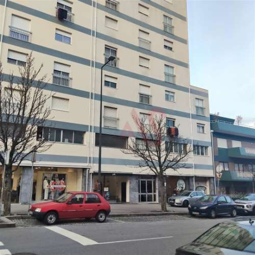 Garagem Coberta e Fechada no Centro de Guimarães | 15 m²