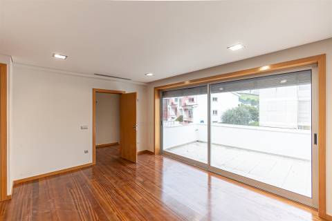 Moradia em Banda T3 em Mesão Frio – Zona Premium de Guimarães