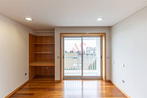 Moradia em Banda T3 em Mesão Frio – Zona Premium de Guimarães