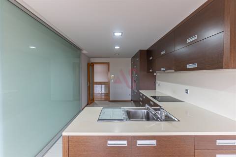 Moradia em Banda T3 em Mesão Frio – Zona Premium de Guimarães