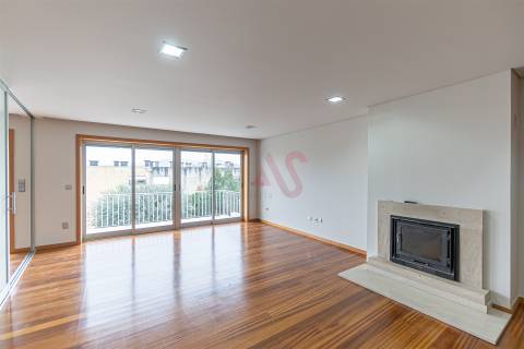 Moradia em Banda T3 em Mesão Frio – Zona Premium de Guimarães