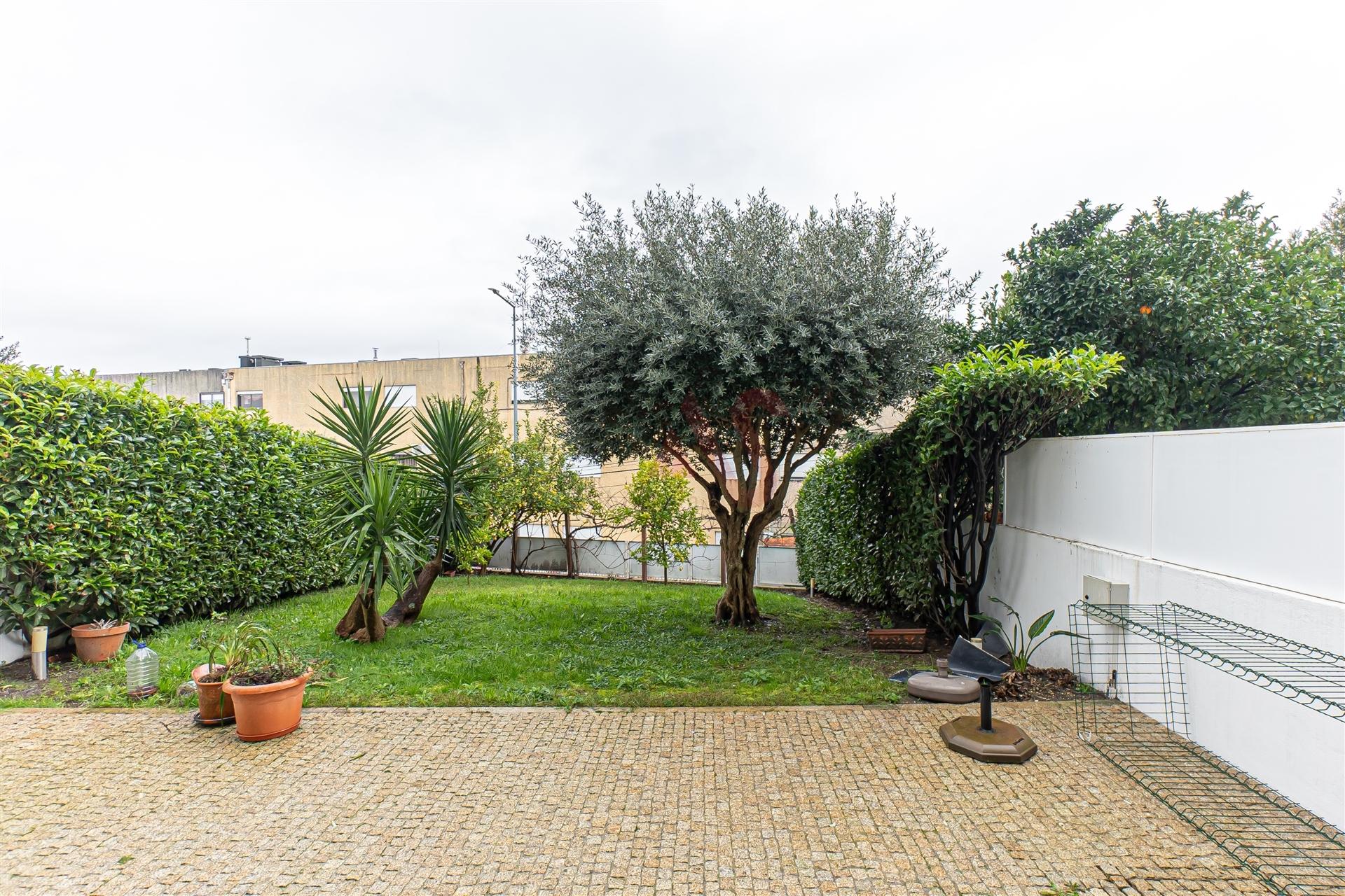 Moradia em Banda T3 em Mesão Frio – Zona Premium de Guimarães