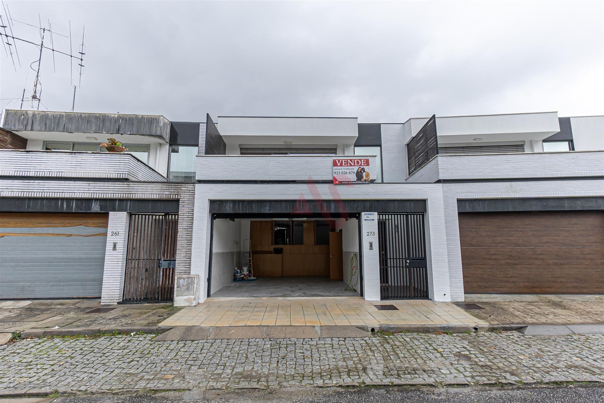 Moradia em Banda T3 em Mesão Frio – Zona Premium de Guimarães