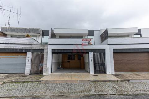Moradia em Banda T3 em Mesão Frio – Zona Premium de Guimarães